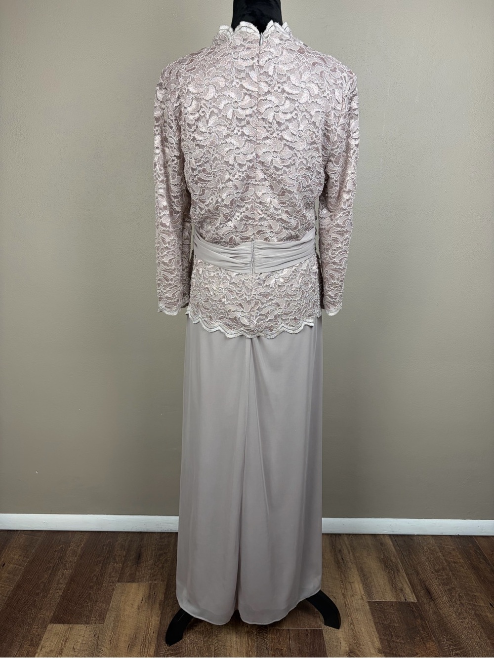 Onyx Nite Taupe Lace Gown Altered 5'3" Mother of Bride Groom MOG Formal 14 EUC - Picture 6 of 16